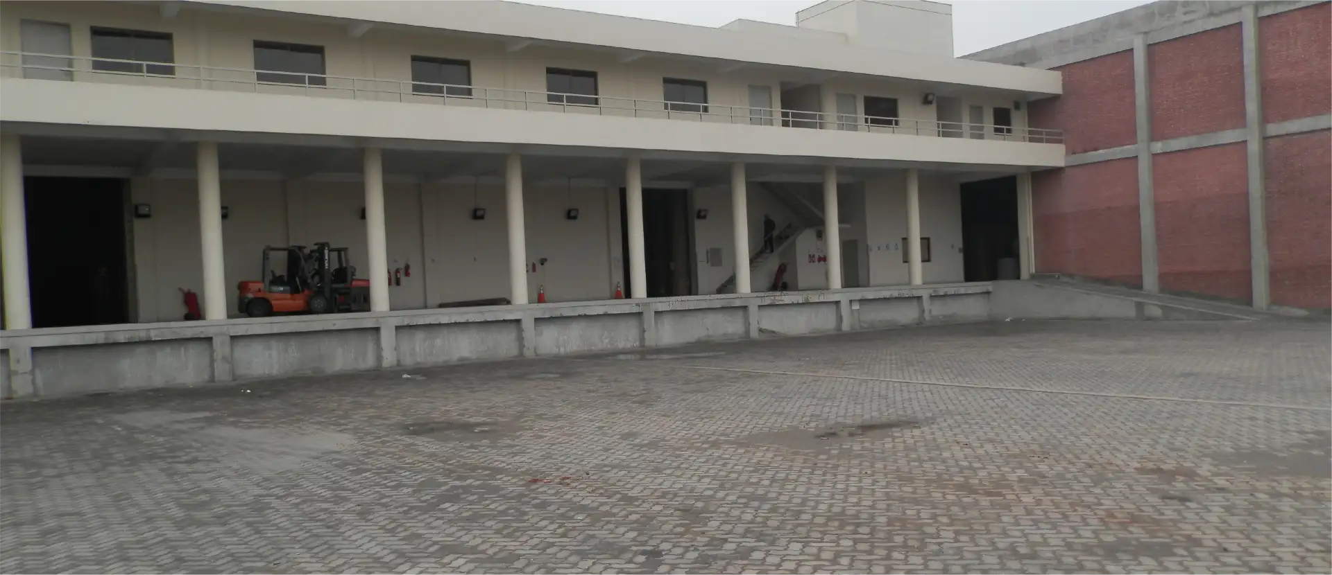 Pearl Warehouse Banner